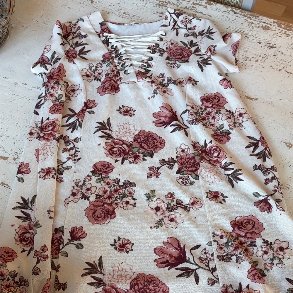 Umgee Lace-Up Floral Dress in Cream and Dusty Rose
